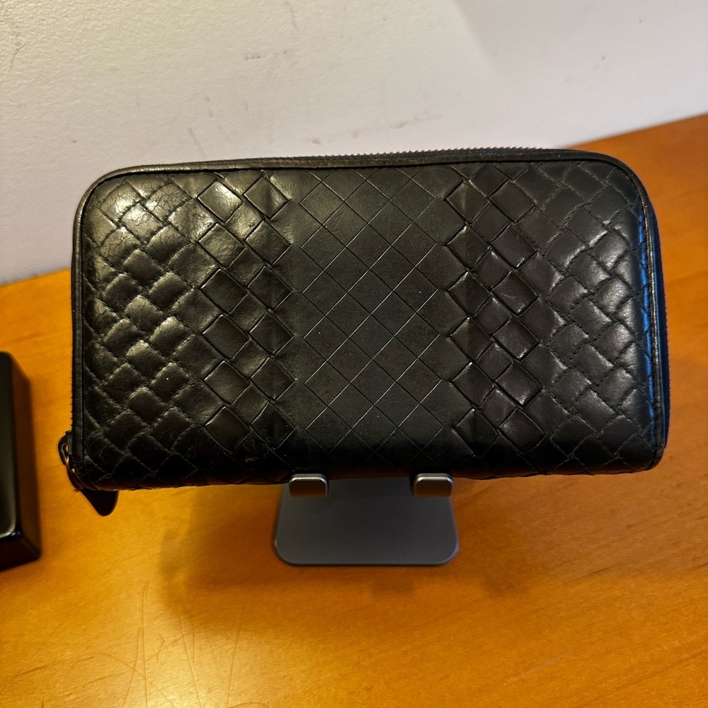 Bottega Veneta Vintage Black Woven Leather Zip Wallet. EUC.